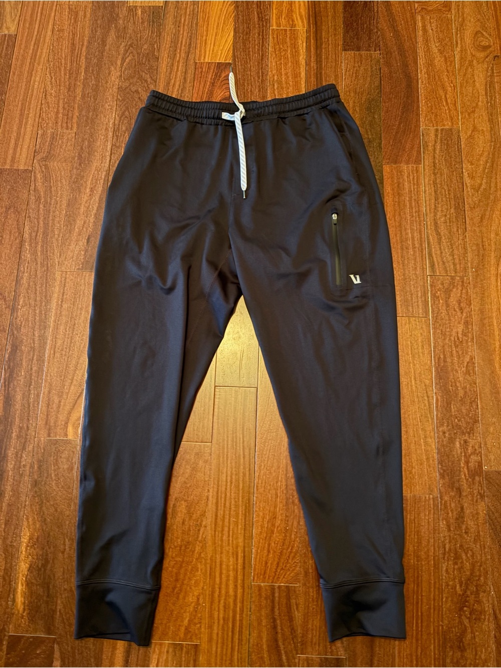 Vuori Men's Sunday Performance Jogger Pants - size Medium - Black